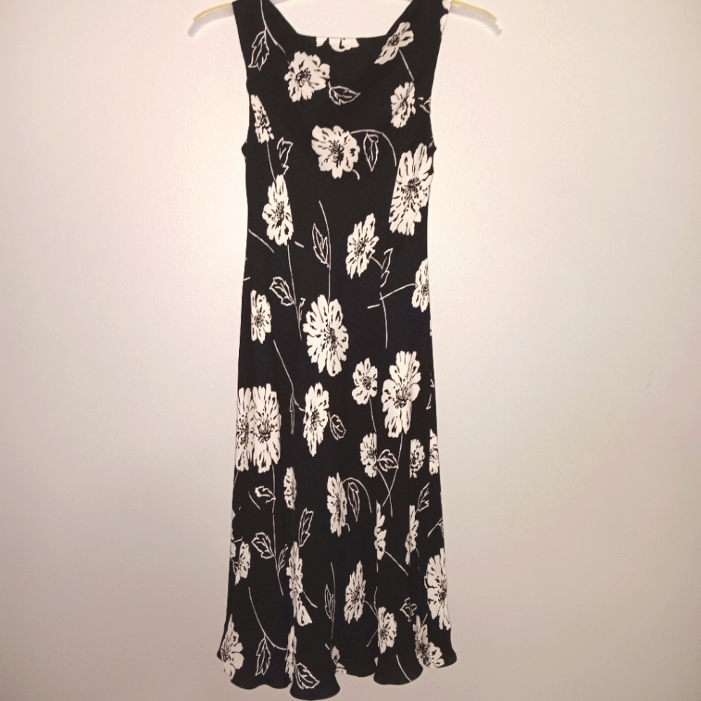 Jones New York women's floral midi dress size 10 %100 silk black and whi… - Picture 3 of 4